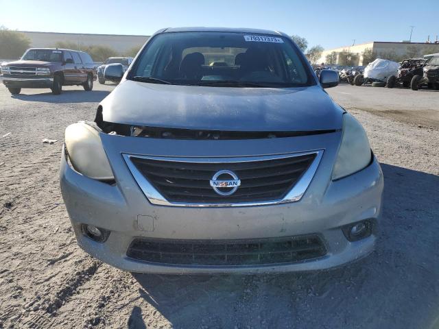 3N1CN7AP9CL839559 - 2012 NISSAN VERSA S GRAY photo 5