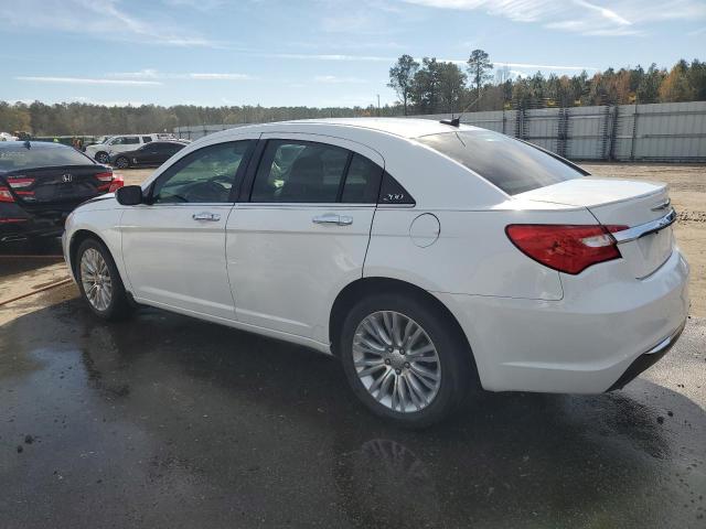 1C3BC2FG0BN548266 - 2011 CHRYSLER 200 LIMITED WHITE photo 2