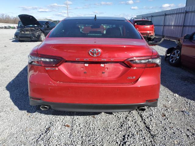 4T1FZ1AK6RU090181 - 2024 TOYOTA CAMRY XLE RED photo 6