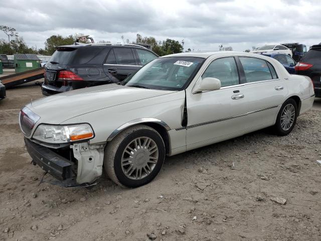 2006 LINCOLN TOWN CAR SIGNATURE LIMITED, 