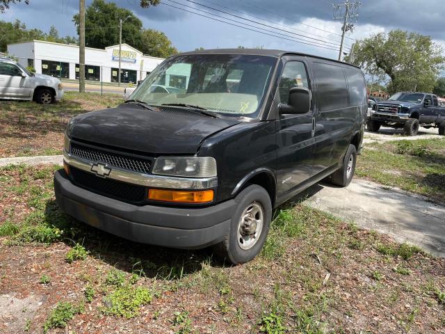 1GCGG25V841148049 - 2004 CHEVROLET EXPRESS G2 BLACK photo 2