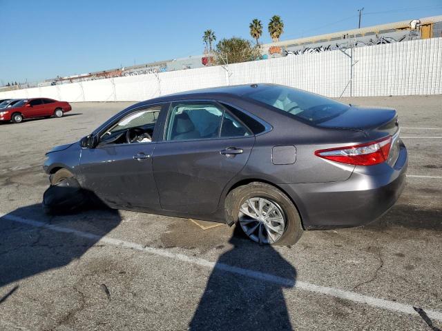 4T1BF1FK9HU387198 - 2017 TOYOTA CAMRY LE GRAY photo 2