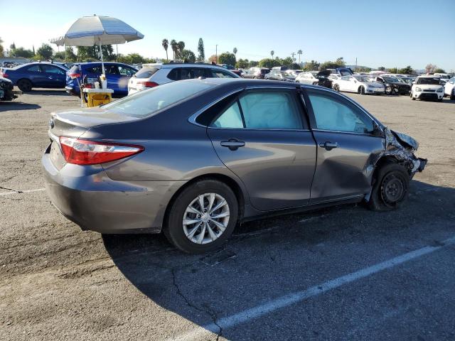 4T1BF1FK9HU387198 - 2017 TOYOTA CAMRY LE GRAY photo 3