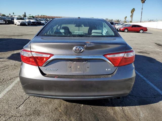 4T1BF1FK9HU387198 - 2017 TOYOTA CAMRY LE GRAY photo 6