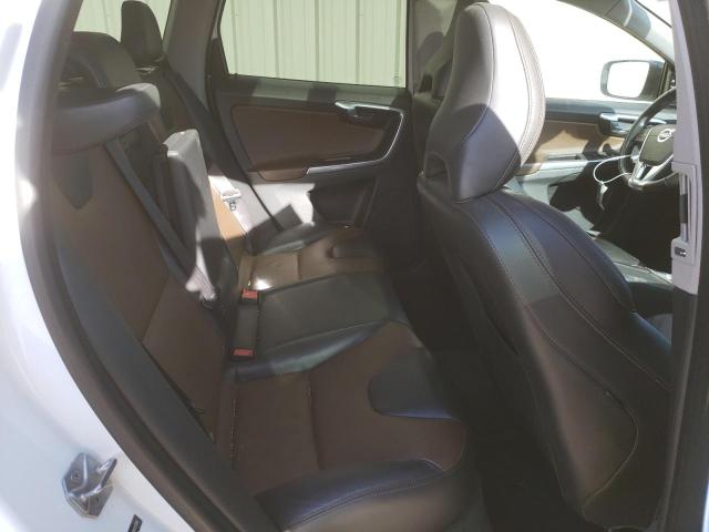 YV440MDR1H2223310 - 2017 VOLVO XC60 T5 DYNAMIC თეთრი ფოტო 10