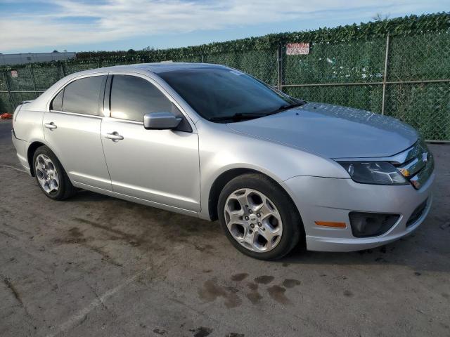 3FAHP0HA6BR219596 - 2011 FORD FUSION SE SILVER photo 4