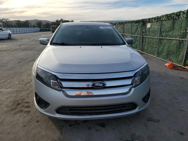 3FAHP0HA6BR219596 - 2011 FORD FUSION SE SILVER photo 5