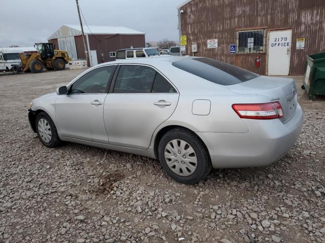 4T1BF3EK2BU628958 - 2011 TOYOTA CAMRY BASE SILVER photo 2