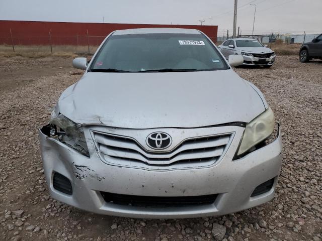 4T1BF3EK2BU628958 - 2011 TOYOTA CAMRY BASE SILVER photo 5