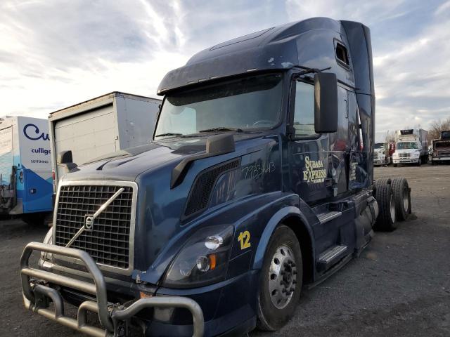 4V4NC9TJ0FN918160 - 2015 VOLVO VN VNL BLUE photo 2