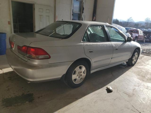 1HGCG16591A015983 - 2001 HONDA ACCORD EX SILVER photo 3