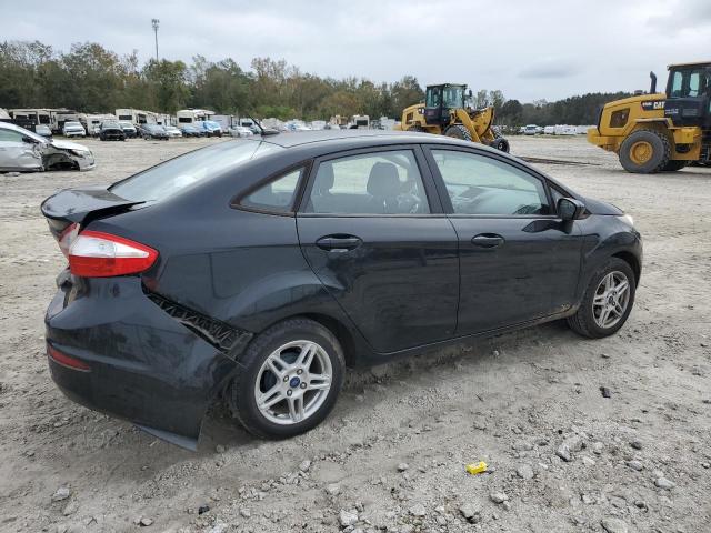 3FADP4BJ8JM116562 - 2018 FORD FIESTA SE BLACK photo 3