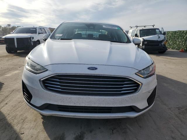 3FA6P0HD2KR128083 - 2019 FORD FUSION SE WHITE photo 5