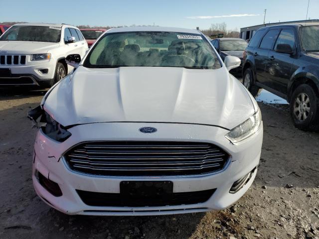 1FA6P0H79E5359838 - 2014 FORD FUSION SE WHITE photo 5