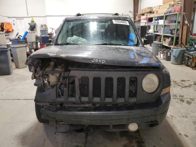 1J4NF4GBXBD121921 - 2011 JEEP PATRIOT LATITUDE GRAY photo 5