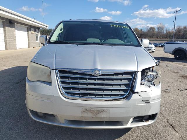 2A4RR5D1XAR235181 - 2010 CHRYSLER TOWN & COU TOURING SILVER photo 5