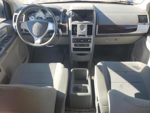 2A4RR5D1XAR235181 - 2010 CHRYSLER TOWN & COU TOURING SILVER photo 8