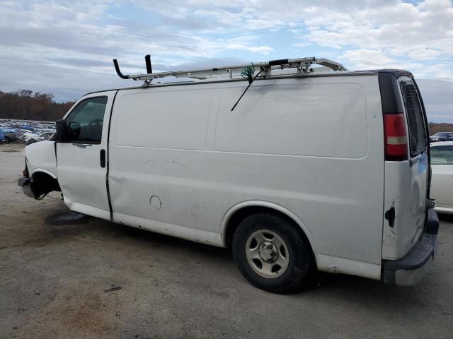 1GCFG15XX71226973 - 2007 CHEVROLET EXPRESS G1 WHITE photo 2