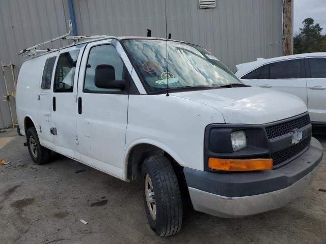 1GCFG15XX71226973 - 2007 CHEVROLET EXPRESS G1 WHITE photo 4