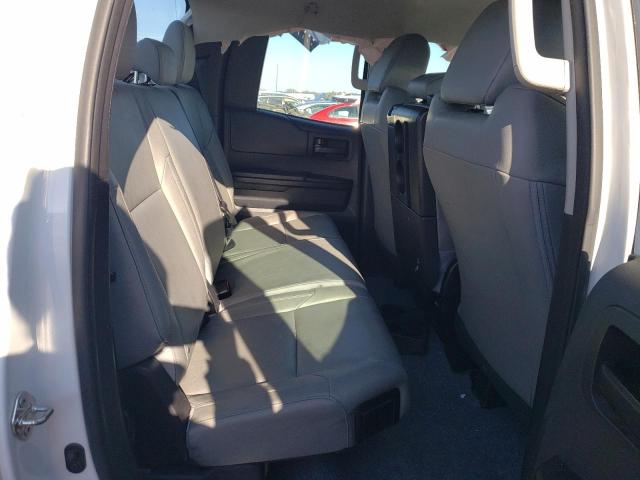 5TFCW5F16JX023767 - 2018 TOYOTA TUNDRA DOUBLE CAB SR/SR5 WHITE photo 10