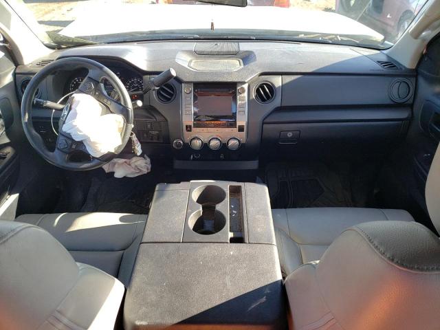 5TFCW5F16JX023767 - 2018 TOYOTA TUNDRA DOUBLE CAB SR/SR5 WHITE photo 8