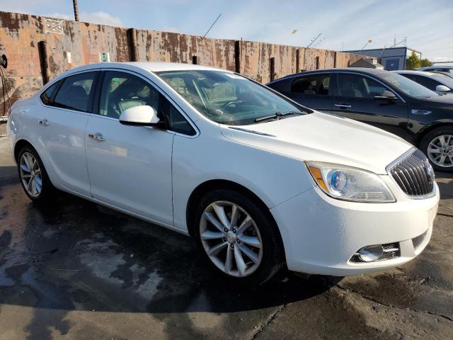 1G4PS5SK7G4142025 - 2016 BUICK VERANO WHITE photo 4