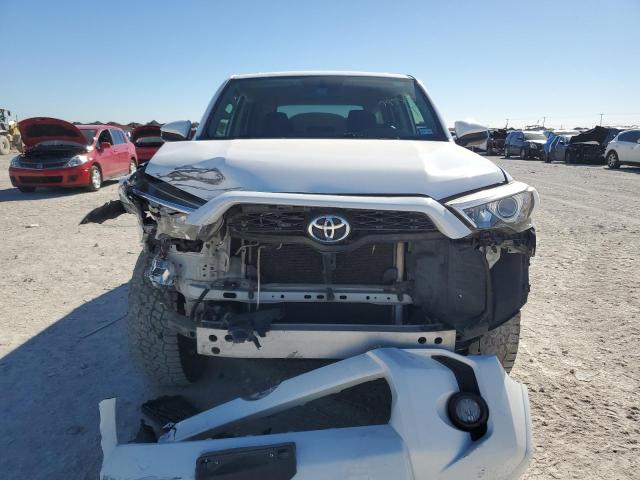 JTEBU5JR7F5254979 - 2015 TOYOTA 4RUNNER SR5 WHITE photo 5