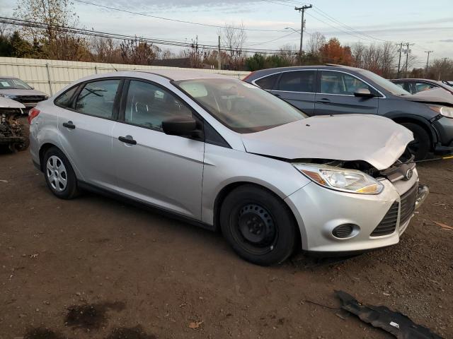 1FADP3E2XEL456799 - 2014 FORD FOCUS S SILVER photo 4