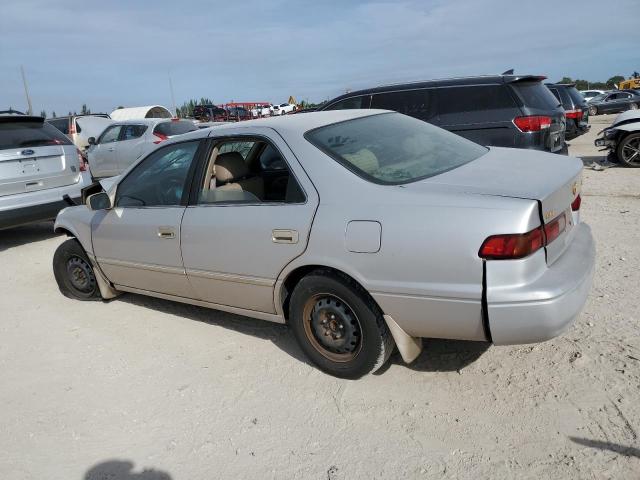 4T1BG28K4XU572001 - 1999 TOYOTA CAMRY CE SILVER photo 2