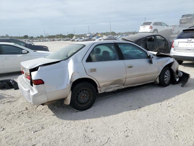 4T1BG28K4XU572001 - 1999 TOYOTA CAMRY CE SILVER photo 3