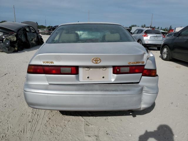 4T1BG28K4XU572001 - 1999 TOYOTA CAMRY CE SILVER photo 6