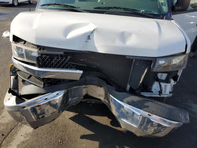 1GAZGPFP6J1183540 - 2018 CHEVROLET EXPRESS G3 LT WHITE photo 12