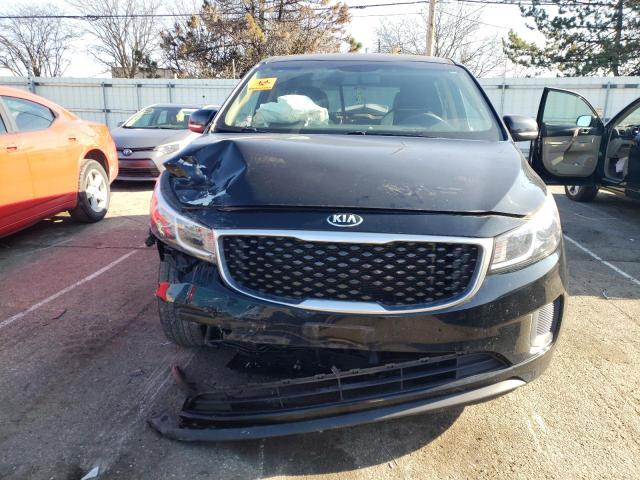 KNDMB5C16G6160615 - 2016 KIA SEDONA LX BLACK photo 5