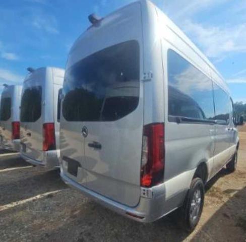 W1X4NBVY1PT131685 - 2023 MERCEDES-BENZ SPRINTER 2500 SILVER photo 4