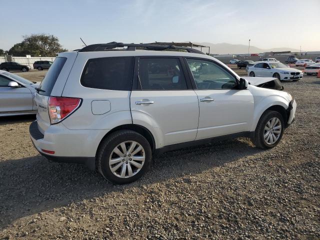 JF2SHAEC6CH458739 - 2012 SUBARU FORESTER LIMITED WHITE photo 3