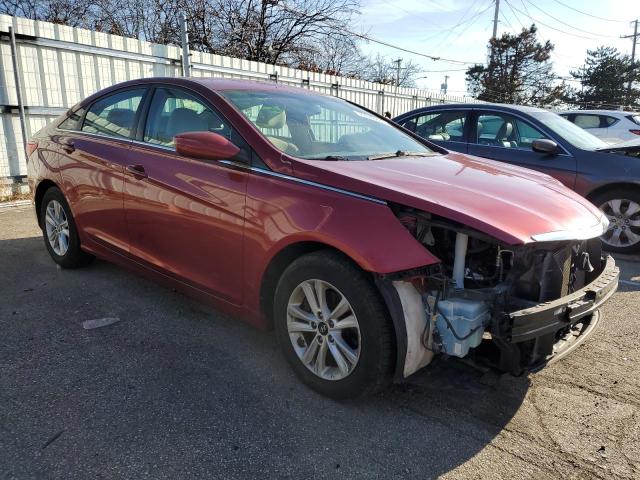 5NPEB4AC4DH797782 - 2013 HYUNDAI SONATA GLS RED photo 4