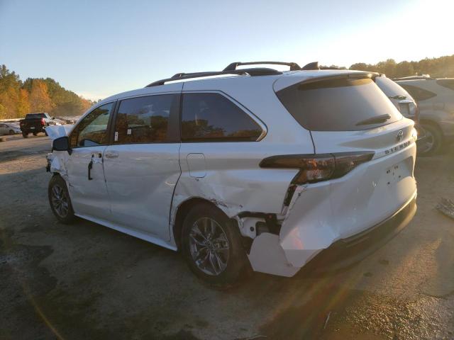 5TDYRKEC9PS145147 - 2023 TOYOTA SIENNA XLE WHITE photo 2