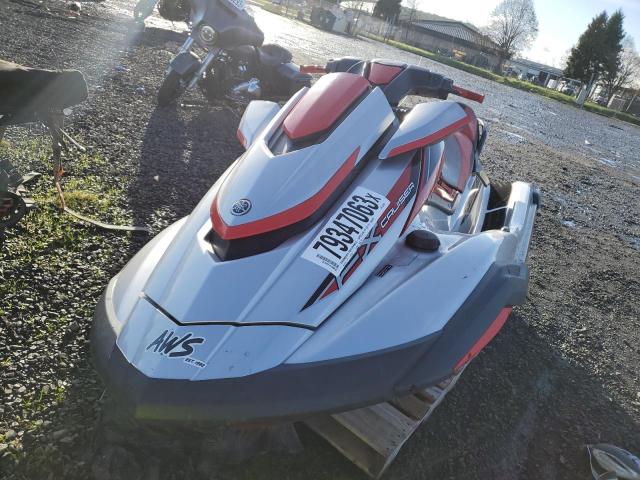 YAMA0548F020 - 2020 YAMAHA JET SKI TWO TONE photo 2