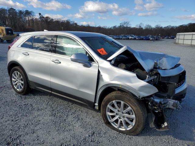 1GYAZAR40NF123804 - 2022 CADILLAC XT4 LUXURY SILVER photo 4