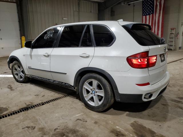 5UXZW0C52BL657024 - 2011 BMW X5 XDRIVE35D WHITE photo 2