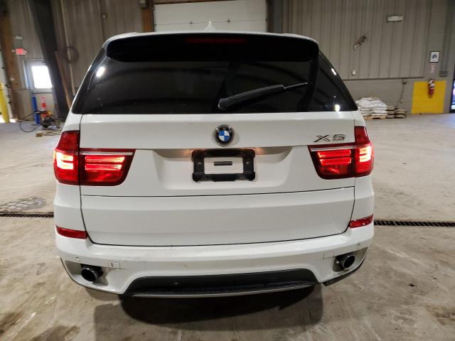 5UXZW0C52BL657024 - 2011 BMW X5 XDRIVE35D WHITE photo 6