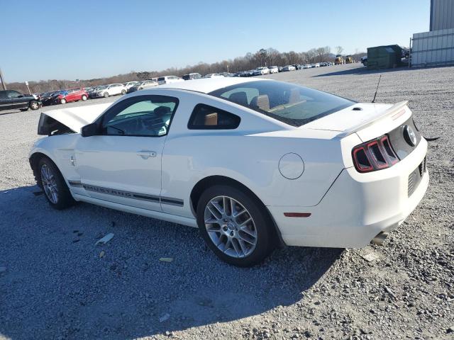 1ZVBP8AM3D5236099 - 2013 FORD MUSTANG WHITE photo 2