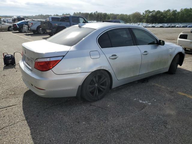 WBANU53519C122096 - 2009 BMW 528 I SILVER photo 3