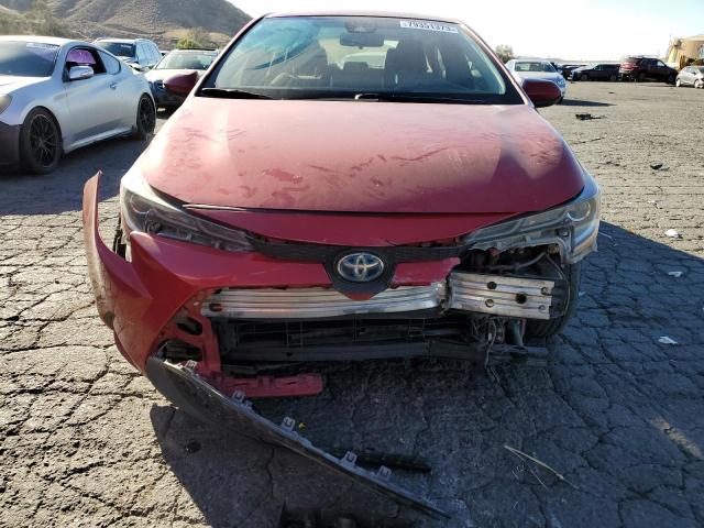 JTDEAMDE5MJ009860 - 2021 TOYOTA COROLLA LE RED photo 5