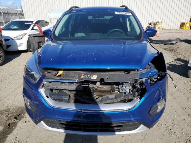 1FMCU0GD7HUB48950 - 2017 FORD ESCAPE SE BLUE photo 5