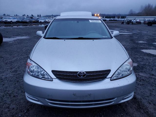 JTDBE32K630143971 - 2003 TOYOTA CAMRY LE SILVER photo 5