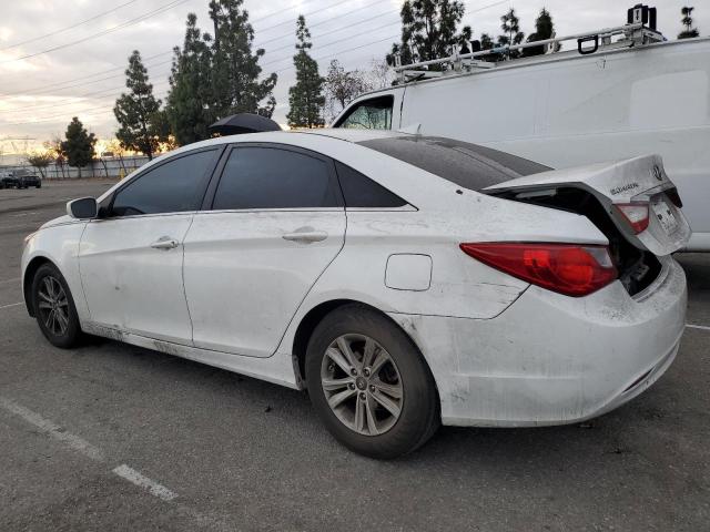 5NPEB4AC2DH802543 - 2013 HYUNDAI SONATA GLS WHITE photo 2