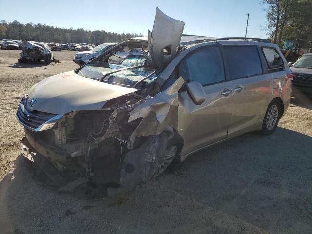 2011 TOYOTA SIENNA XLE, 