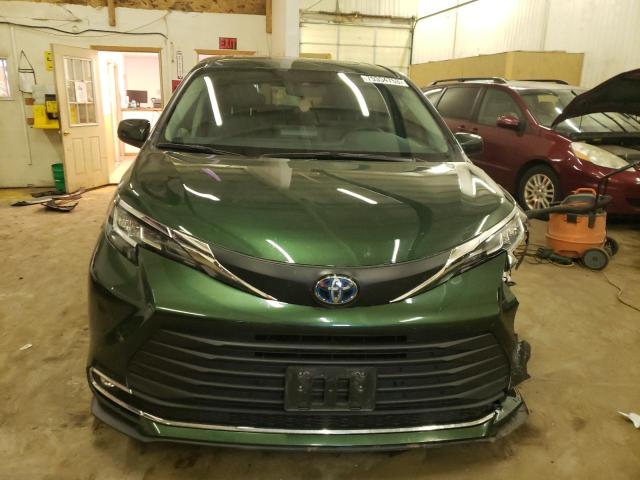 5TDYSKFCXMS004120 - 2021 TOYOTA SIENNA XLE GREEN photo 5