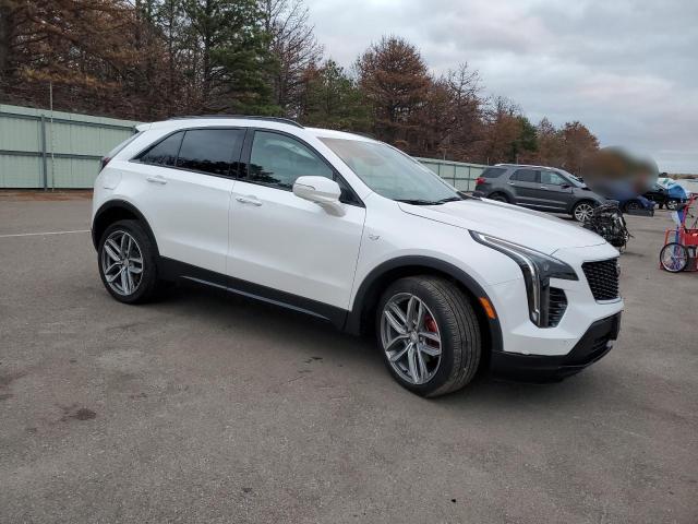 1GYFZFR4XMF041922 - 2021 CADILLAC XT4 SPORT WHITE photo 4